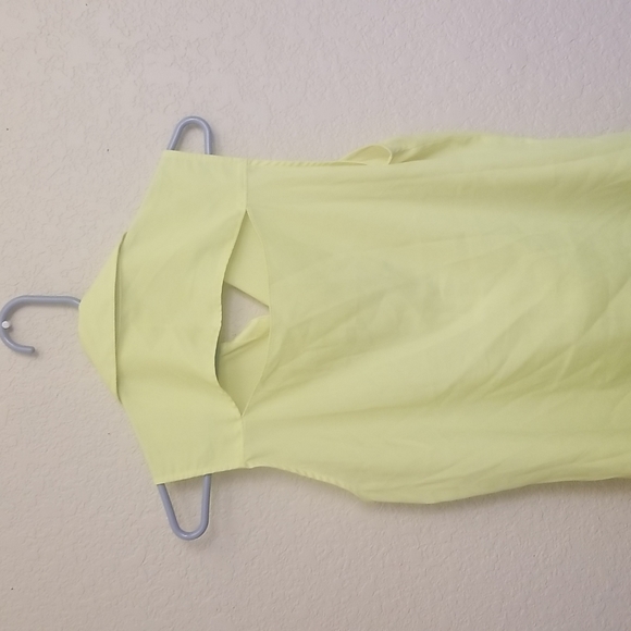 Express Sheer sleevless button up - Picture 2 of 2